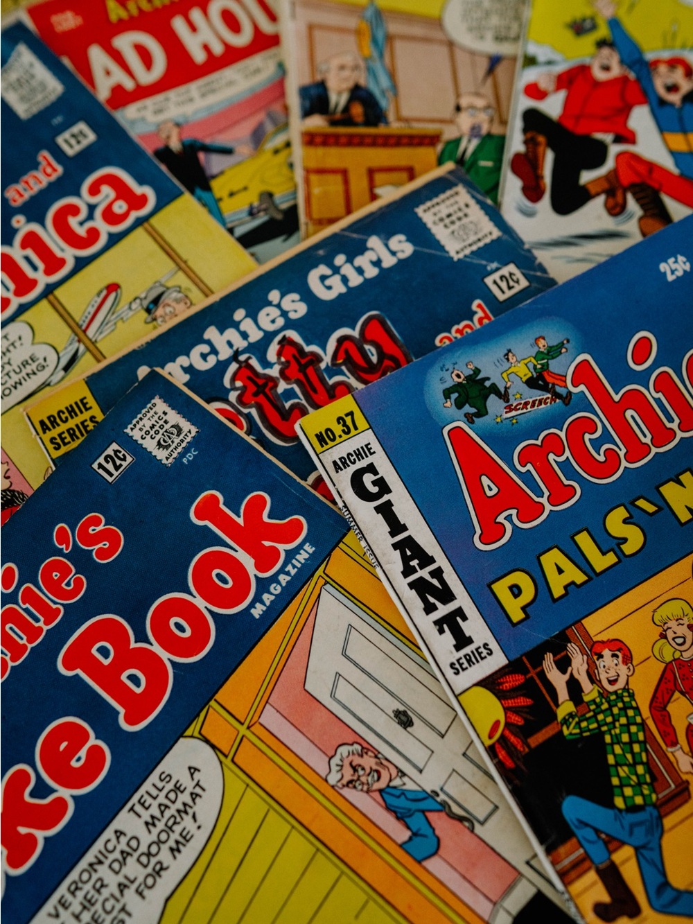 Vintage Archie Comics Lot Betty Veronica Life w Archie 11 Comic Books